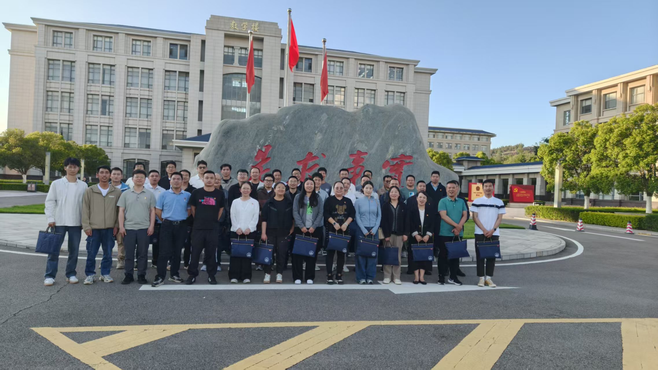 尊龙凯时动力举办2025年党员基本培训示范班